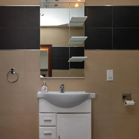 Bay View Apartment *