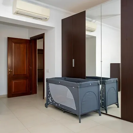 Bay View Apartment