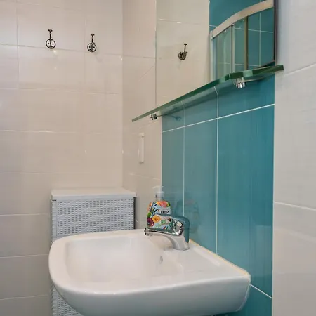 Bay View Apartment