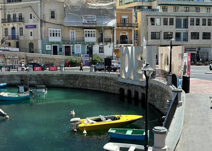 Bay View Apartament *